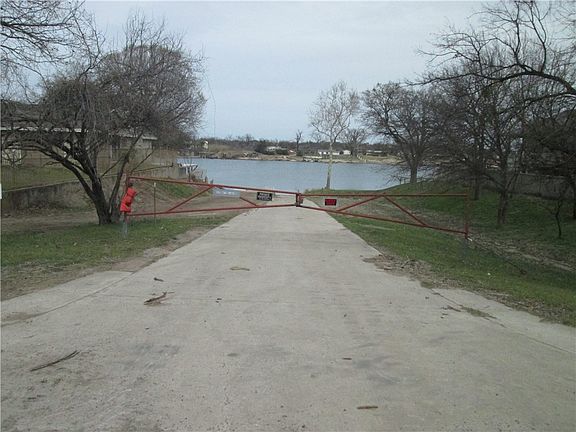 3rd image of 317 Mesquite Dr