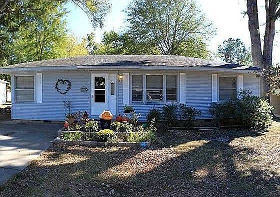 1st image of 203 E Donnelly St