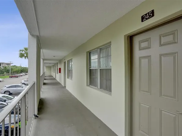 2999 NW 48th Ave APT 245, Fort Lauderdale, FL 33313