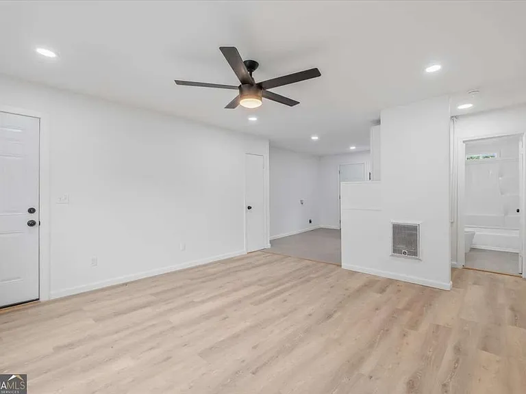 608 N College Dr #3 — Photo 8