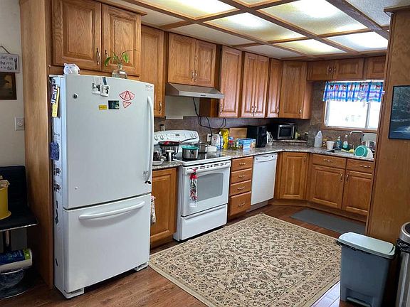 3rd image of 10416 E 116th St