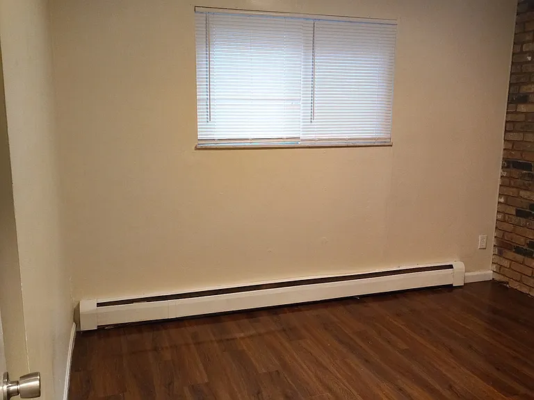 4326 Hamilton Ave #8 — Photo 6