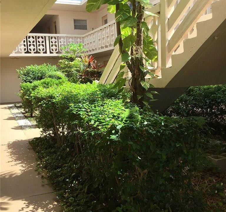 2nd image of 701 NE 10th St APT 203