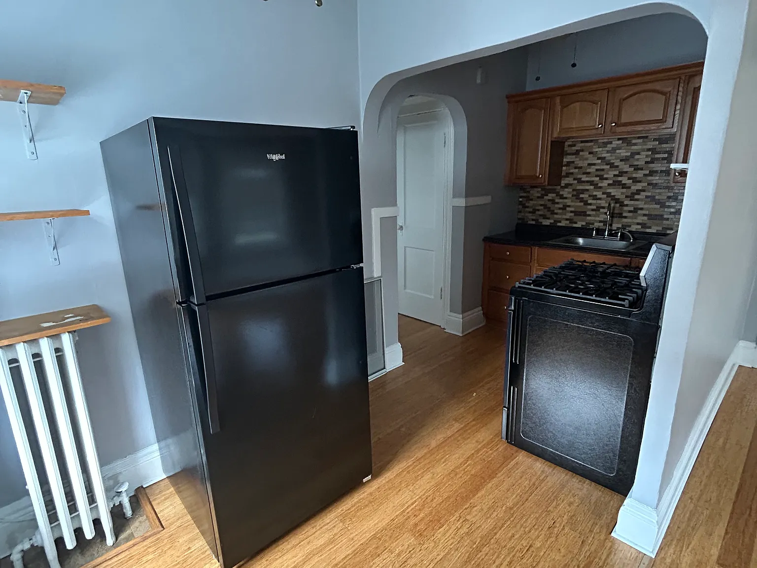 1 bed, 950 sqft, $1,090 — Photo 3