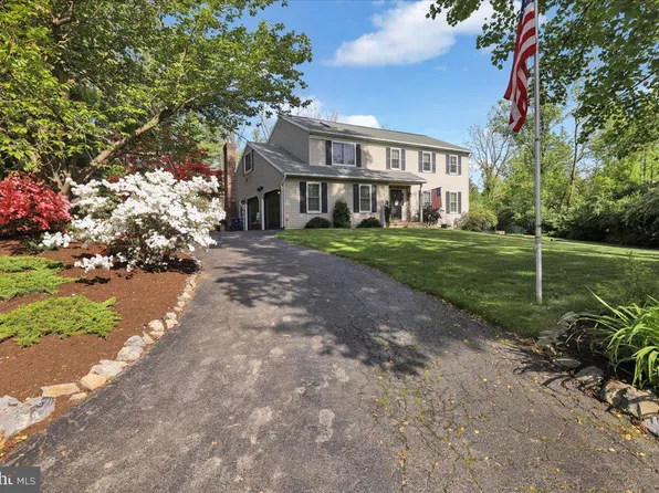 19 Alpine Dr, Mohnton, PA 19540