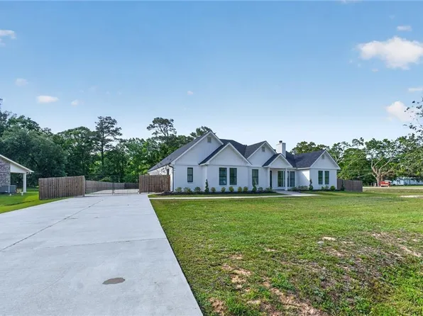 38113 Julia Dr, Pearl River, LA 70452