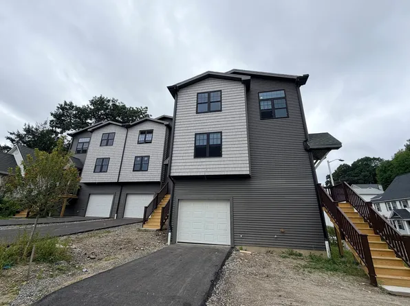 630 Grafton St, Worcester, MA 01604