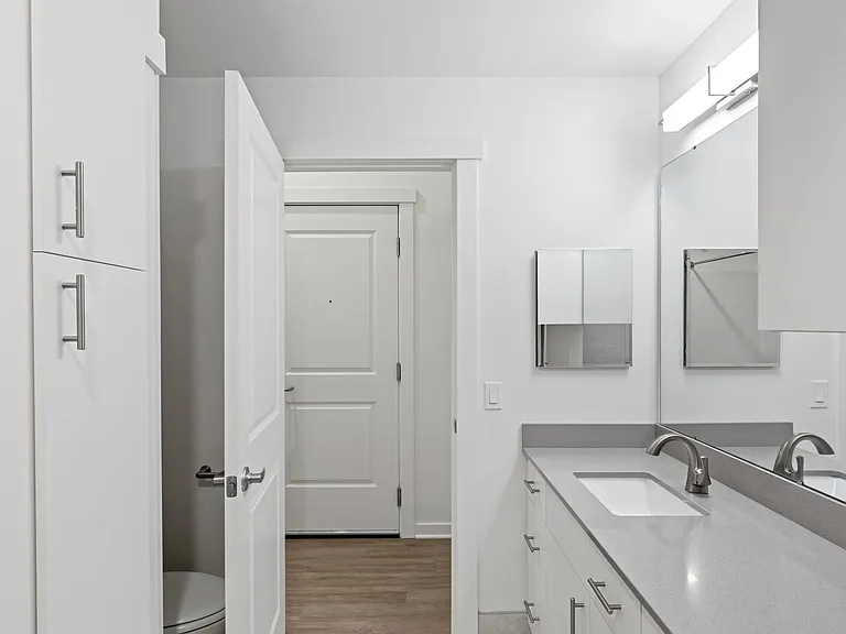 501 S Capitol Ave — Photo 111