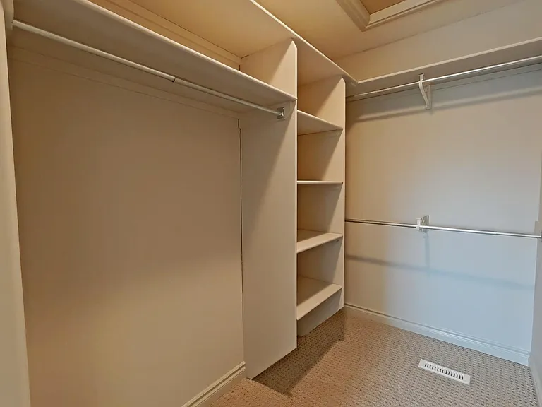 6162 Maynard Cres NW — Photo 15
