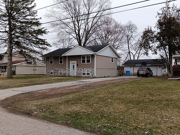 2nd image of 30360 S Meadowbrook Ln