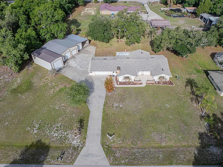 5905 Whispering Pines Rd — Photo 9
