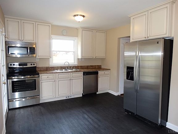 3rd image of 295 Homewood Dr