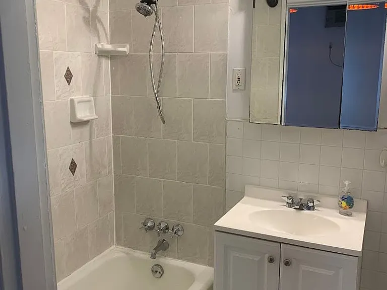 5740 Elmer Street — Photo 6