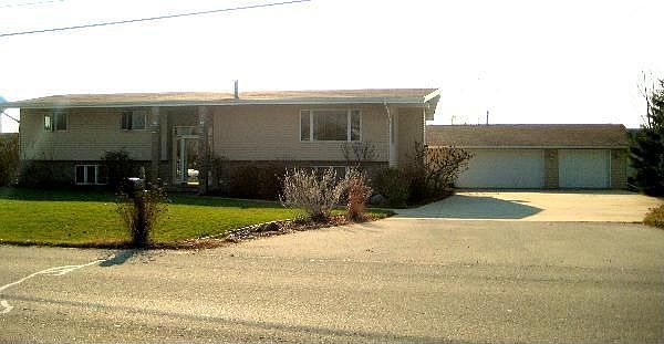 2nd image of 935 E Evergreen Dr
