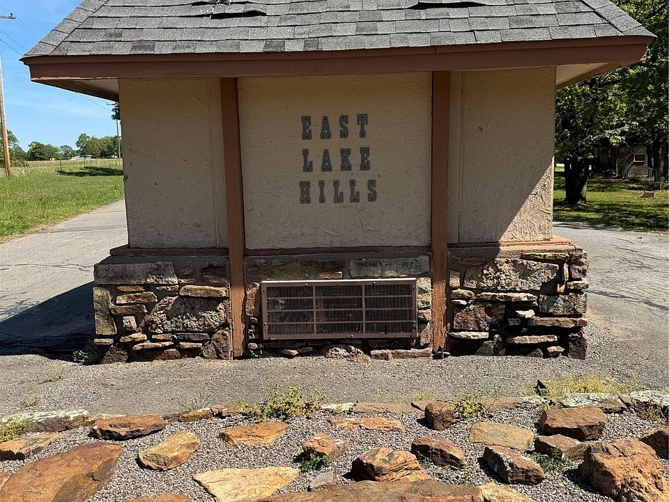 2nd image of 30 S 4550th Rd