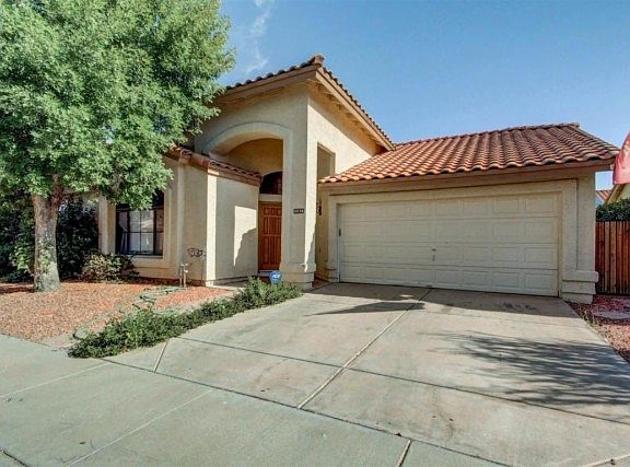 3rd image of 10726 W Laurelwood Ln
