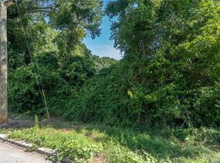 212 McDowell St, Laurens, SC 29360