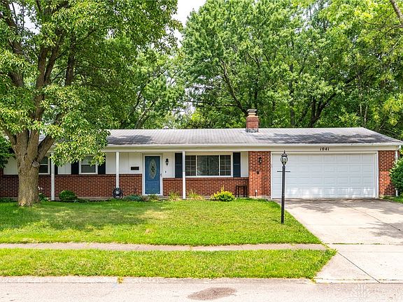 3rd image of 1041 Georgian Dr