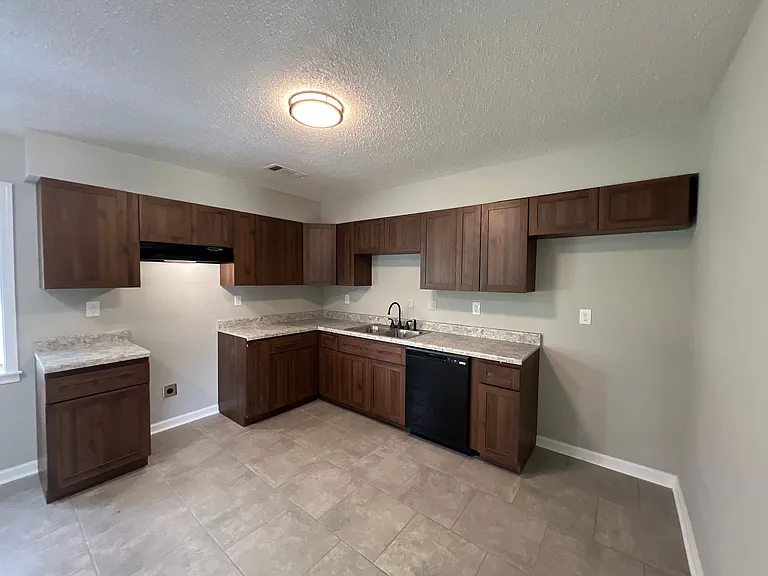 4617 Sumners Wells Rd — Photo 9