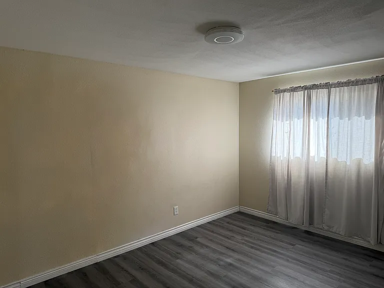 7777 Colwyn Ave — Photo 10