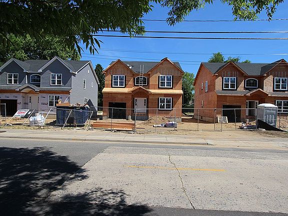 3rd image of 2 Centre Ave