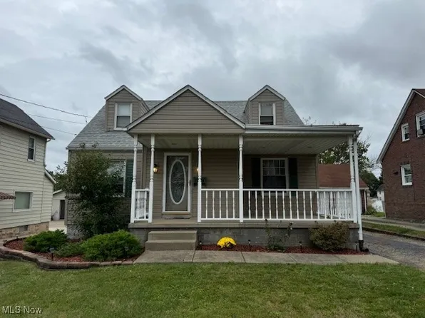 520 8th St, Struthers, OH 44471