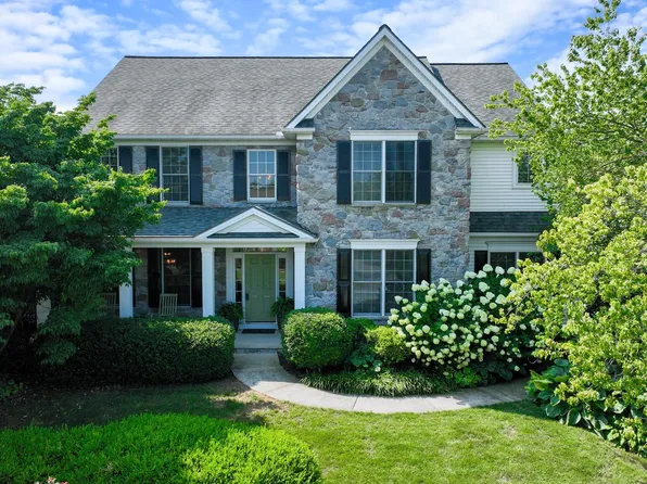 137 Huntingwood Dr, Lancaster, PA 17602