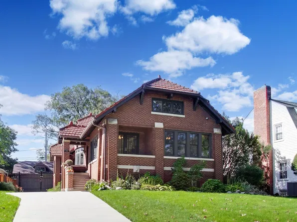 10516 S Seeley Ave, Chicago, IL 60643
