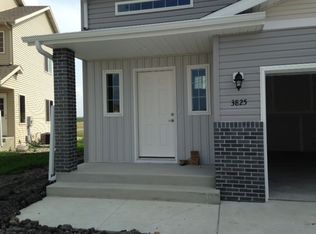 3825 11th Ave S, Moorhead, MN 56560