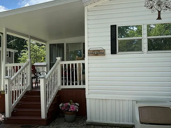 10915 E Goodall Rd #567, Durand, MI 48429