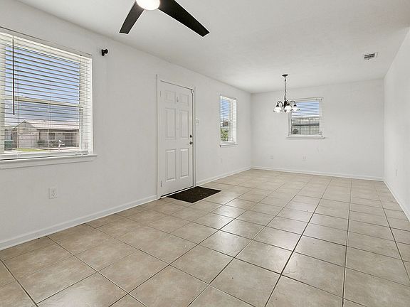 2nd image of 3243 Continental Dr