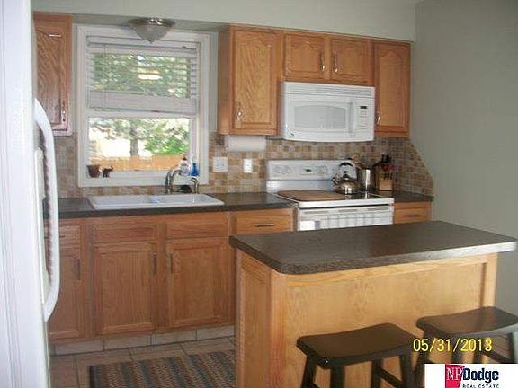 4th image of 4847 S 107th St
