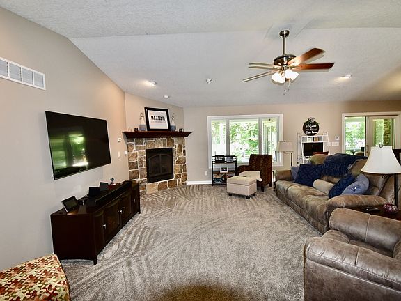 4th image of 3 Timbers Ct