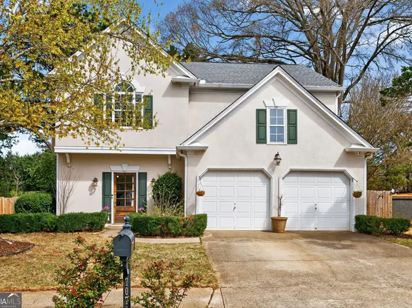 7070 Foxberry Ln, Roswell, GA 30075
