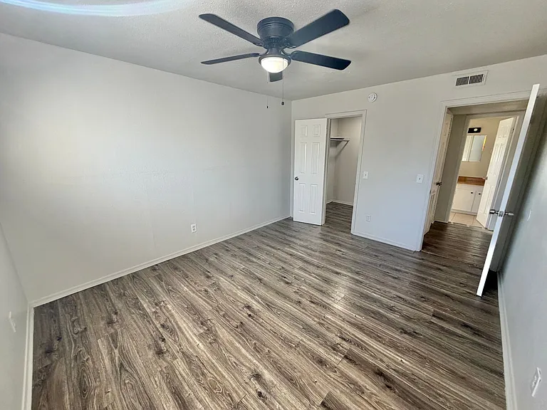 7321 Melrose Ln — Photo 17