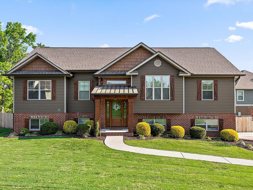1st image of 136 Ginger Lake Dr