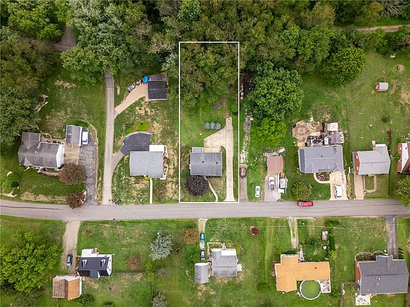 3rd image of 430 Hillview Dr
