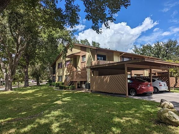 2nd image of 8303 Sandwedge Cir #A