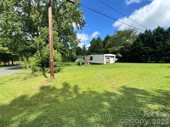 14025 Woodstar Rd, Matthews, NC 28105