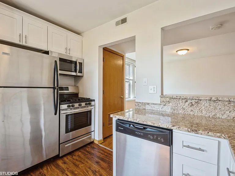 4455 N Dover St #2 — Photo 3