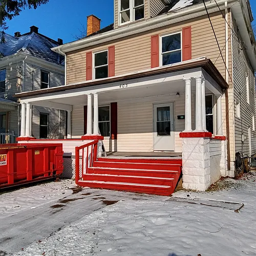 403 E Wallace Ave Photo 1