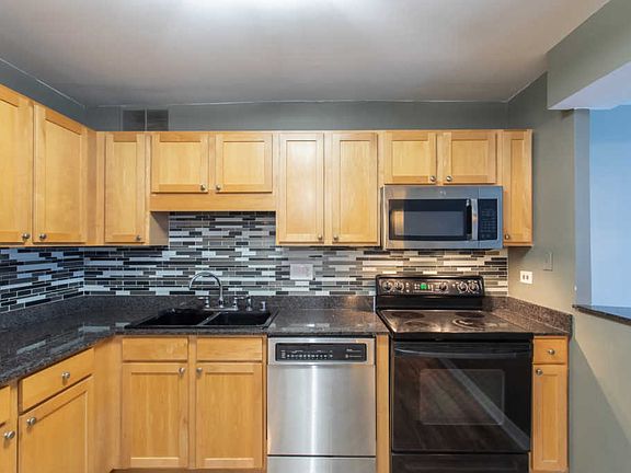 3rd image of 211 E Ohio St APT 1514