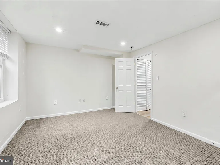 33 S 19th St #3 — Photo 14
