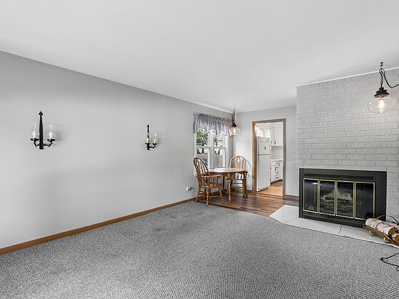 4th image of 215 Brice Ave