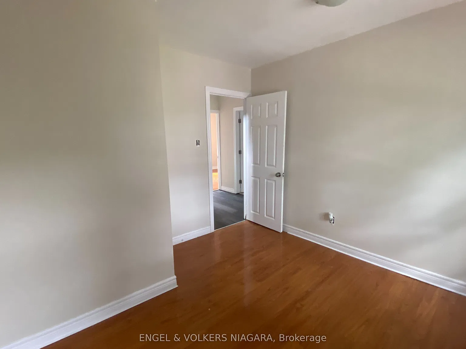 3 bed, $1,800 — Photo 4