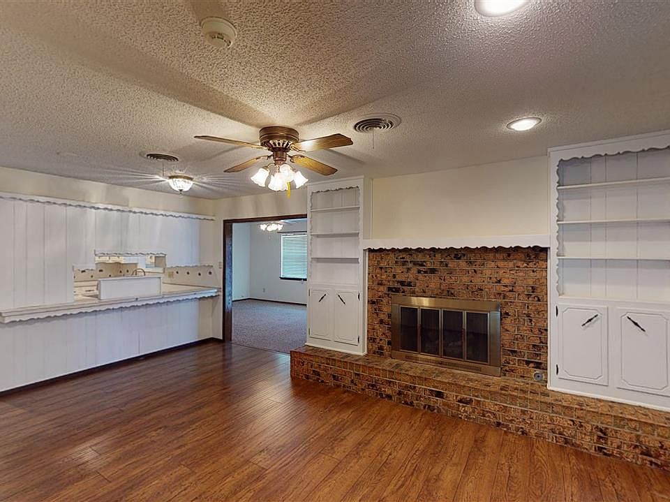 1st image of 6209 NW Cedarwood Dr