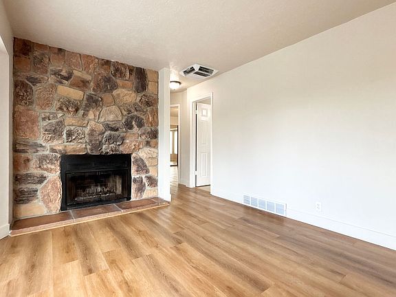 4th image of 3525 W Danube Dr