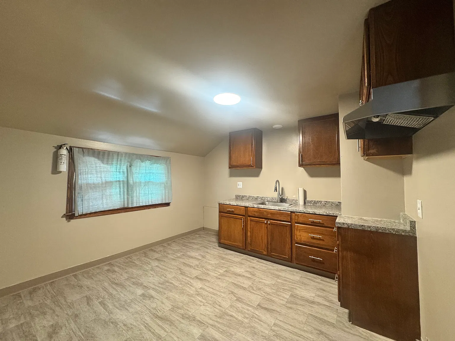 2 bed, 864 sqft, $1,350 — Photo 4