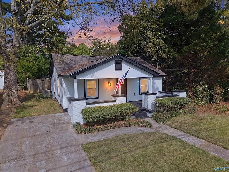 1st image of 1618 North St SE