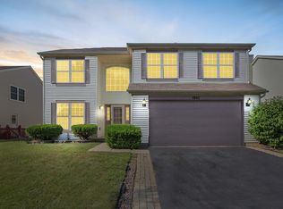 1842 Lake Shore Dr, Romeoville, IL 60446